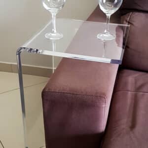 Mesa de apoio em Acrílico